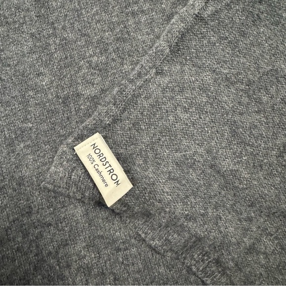 Nordstrom 100% Cashmere Dark Gray Knit Wrap Scarf - Picture 2 of 4